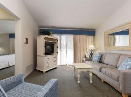 Stunning Condo with Beach Access The Shores 5719, hotel in Traverse City