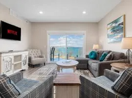 Luxury Downtown 2BDR Lake View 2nd Floor Condo on West Bay 202W