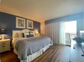 Gorgeous Lake View Deluxe Condo at The Shores