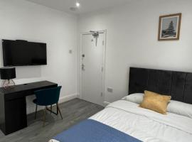 En-suite double room, hotel v destinaci Wanstead