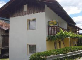 Apartments Ručna, hotel pro pobyt s dom&aacute;c&iacute;mi mazl&iacute;čky v destinaci Kobarid