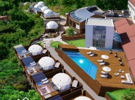 Glamping Resort GLANSO NAGASAKI, luxury tent in Nagasaki