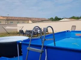 Maison Bohême" entre Collègues ou Famille - Piscine Jacuzzi jusqu'à fin septembre