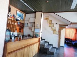 HOTEL ALEXANDROS, hotel Lutrákiban