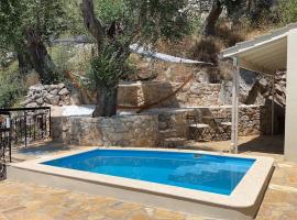 La Strade Apartments, Adults Only with Private Pool, hotel u gradu Katávolos