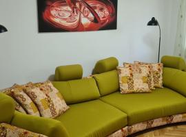 Apartament 3 camere, doua bai integral pentru familie sau grup, hotel con parking en Cugir