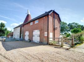 The Coach House, cottage in Biddenden