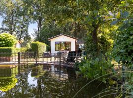 Huize Bosrijk aan het water, viešbutis mieste Kootwijk, netoliese – Veluwse Golf Club