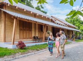 Society House Luxury Hostel, hotel en Pai