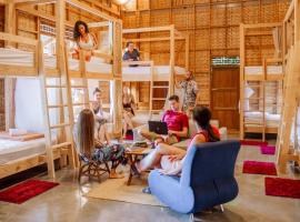 Society House Luxury Hostel, hostel v destinaci Pai