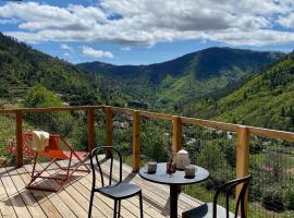 Casa Raposa Lodges - Terrace Mountain View, cheap hotel in Manteigas