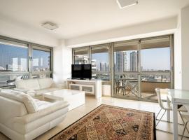 Luxury Apartments Blue Wave, luxury hotel in Ashdod