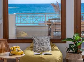 Beachfront Yellow apt-Ligaria beach, hotel i Ligaria