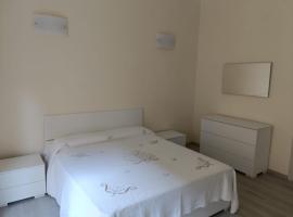 Lusitana Alloggi, hotel a Foligno