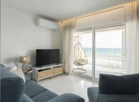 Miral 5 Sea front by HD Properties, alojamento na praia em Quarteira