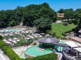 Residence Terme Di Sorano, aparthotel en Sorano