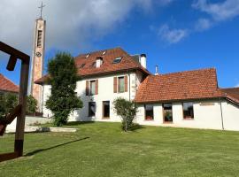 Casa Rural Roncesvalles, hotel in Espinal-Auzperri