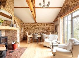 The Cart Lodge - relaxing rural spa break, casa o chalet en Pentney