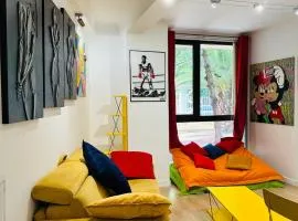 POP appART Appartement Artiste configuré en Galerie dArt à 200 m du centre ville avec Climatisation et Parking privé et securisé gratuit dans copropriété