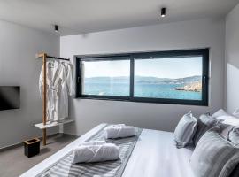 Sea Front Salty Sea Suites Estate, country house in Agios Nikolaos