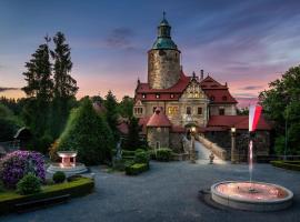 Zamek Czocha: Leśna şehrinde bir otel