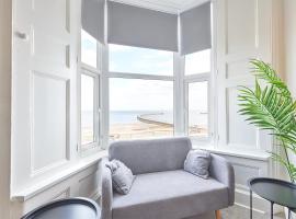 5 Roker Terrace - Seaview apartments, apartment in Sunderland