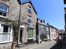 Town centre apartment with parking, hotel in Padstow