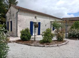 Petite maison de charme Les Chats Pîtres, semesterhus i La Rochette