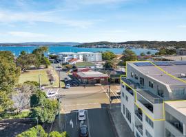 Waterview gem, hotel em Belmont