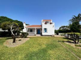 Casa Manuela frente al Mar, hotel in Roquetas de Mar