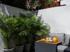 Miracolo di Mare Golden House