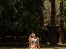 Villa Encantamiento - Dimora Gelsomino - Masseria Storica con piscina nel cuore della Puglia, hotel v destinaci Latiano