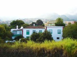 Casa Vicente Vista al mar y montaña, cheap hotel in Breña Alta
