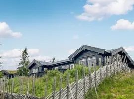 Awesome Home In Sjusjen With Sauna, Wifi And 5 Bedrooms