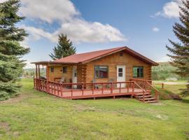 Red Lodge Vacation Rental with Mountain Views!, tradicionalna kućica u gradu 'Red Lodge'