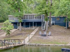 Lake of the Ozarks Getaway with Private Dock!, hotel in Sunrise Beach