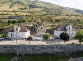 The Lake Houses by PikHost, hotel u gradu Shirokë