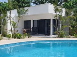 One Life Villas, villa i Playa Avellana