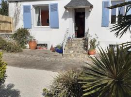 Petit nid des années 30 sur les hauts de Morlaix, casa de temporada em Morlaix