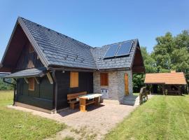 Mountain Hut Stara Hiša, khách sạn ở Kupjak