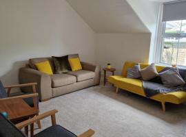 Lovely 2 Bedroom Loft Apartment in Buxton, hotell i Buxton