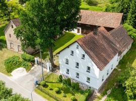 Dom Pod Dębem Agroturystyka, hotel v mestu Konradów