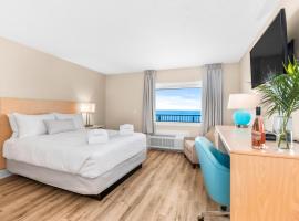 Gold Coast Inn Breathtaking Sunsets Standard Lake View Room 305, hotel en Traverse City
