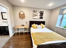 303 Cozy and modern 1BR apartment in center City