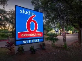 Studio 6-Austin, TX - Midtown