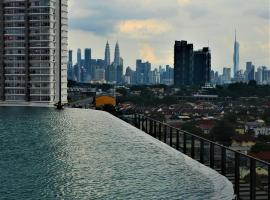 Suasana Homestay Kewingston Platz, hotelli, jossa on uima-allas Kuala Lumpurissa