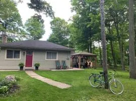 Woodsandwaves Cottage Retreat