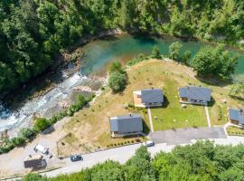 Riverside Resort Stari Malni Kolpa, cabin in Osilnica