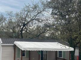 Mobilhome ´Sandra ´, glamping site in Lagorce