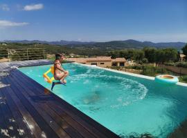 Villa La Voile au Vent - Sur les collines de la Cadière d'Azur - Villa spacieuse, 4 chambres, climatisée avec piscine à débordement, Vue mer et collines, vacation rental in La Cadiere d'Azur